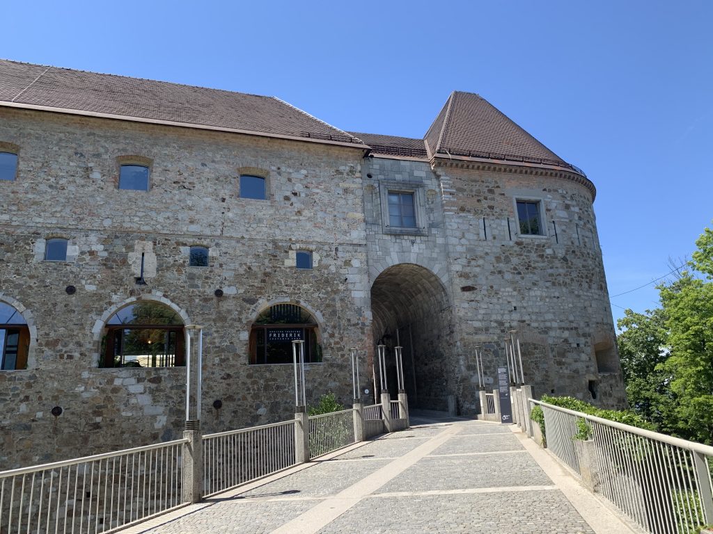 Castelo de Liubliana, Eslovênia, Agarre o Mundo