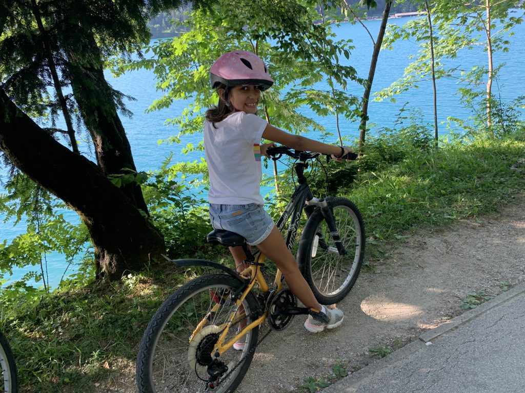 Andando de Bike em Bled, Agarre o Mundo