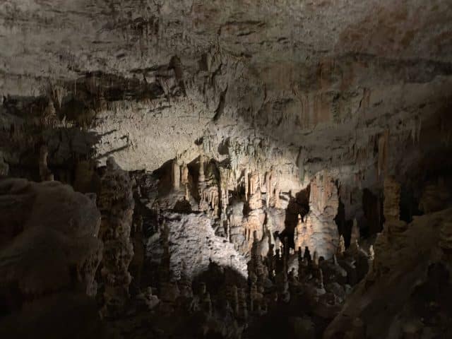 Caverna de Postojna, Eslovênia, Agarre o Mundo