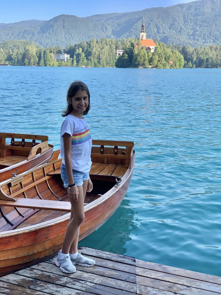 Barco para aluguel em Bled, Eslovênia, Agarre o Mundo