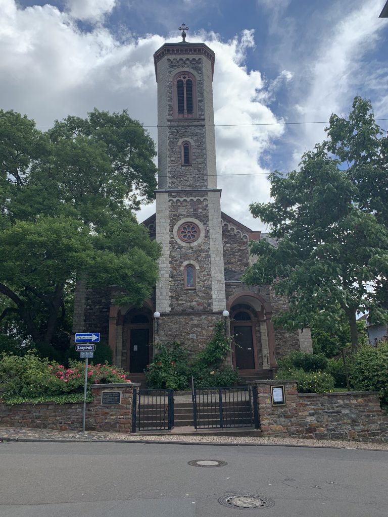 Evangelische Kirche Rudeshein am Rhein, Alemanha, Agarre o Mundo