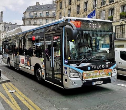 Ônibus em Paris, Agarre o Mundo