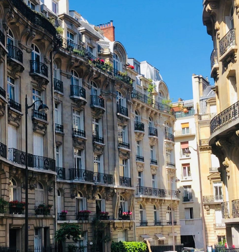 Arquitetura Haussmanniana de Paris, Agarre o Mundo