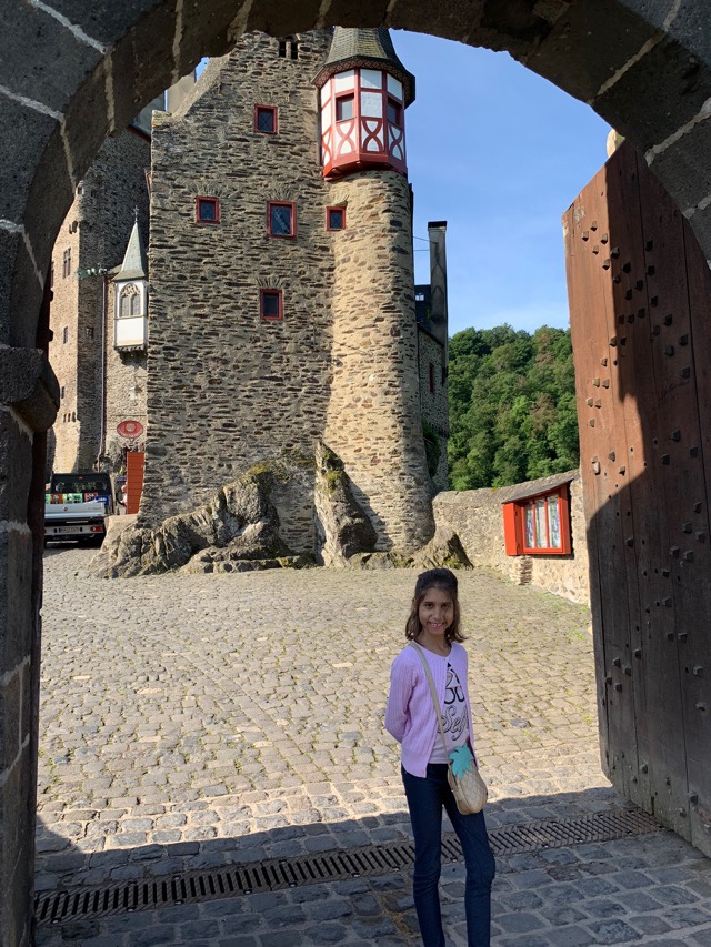 Castelo de Eltz, Agarre o Mundo