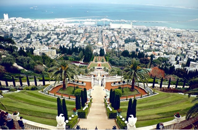 Jardins de Baha'i Israel, Agarre o Mundo