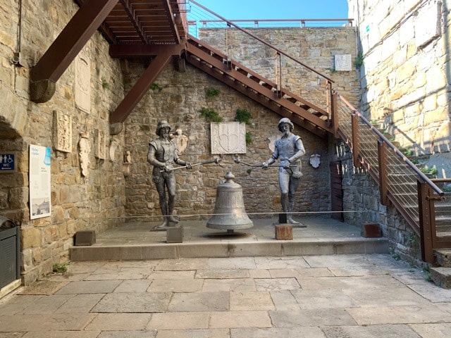 Castelo de San Giusto, Trieste, Agarre o Mundo