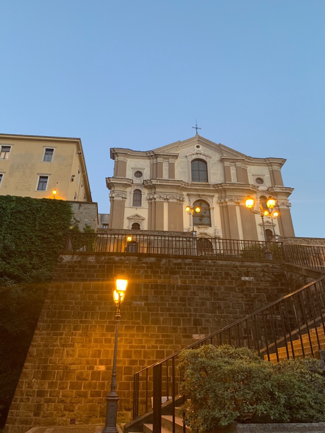 Chiesa di Santa Maria Maggiore,  Trieste, Agarre o Mundo