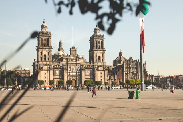 Praça na Cidade do México, Agarre o Mundo