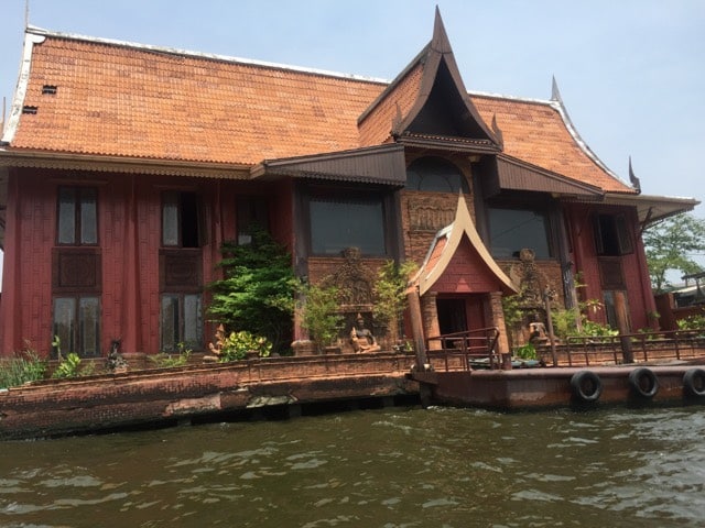 Templo em  Bangkok Agarre o Mundo