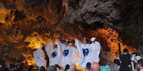 La Gruta. Teotihuacan, Cidade do México, Agarre o Mundo