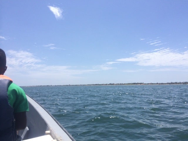 Indo de barco a Ilha de Mussulo. Luanda, Agarre o Mundo