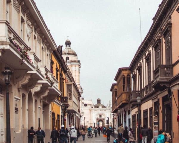 Lima - Peru, Agarre o Mundo