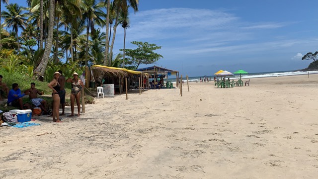 Barracas na praia de Jeribucaçu, Itacaré, Agarre o Mundo