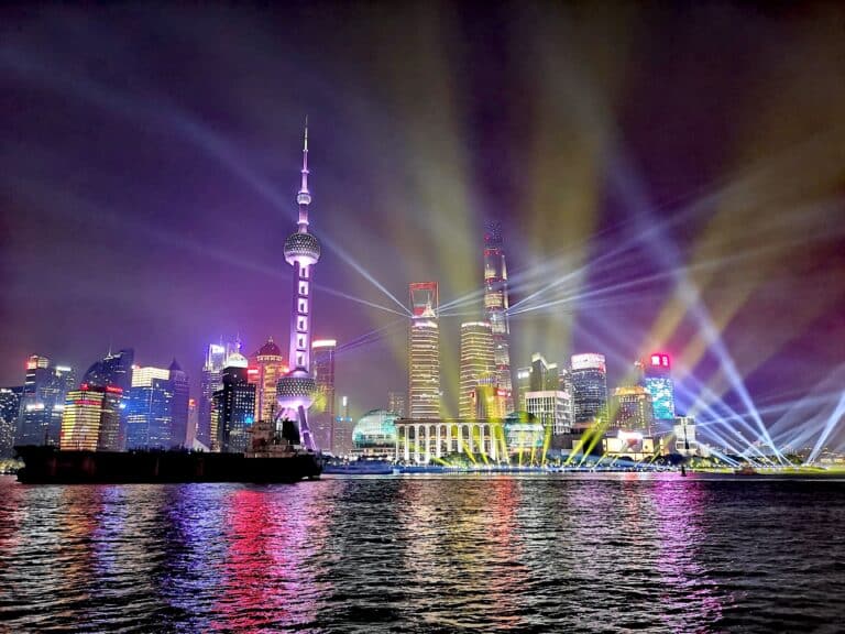 Paisagem urbana de Xangai com luz à noite