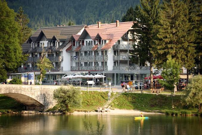 Jezero Hotel, Bohinj, Eslovênia, Agarre o Mundo, Booking