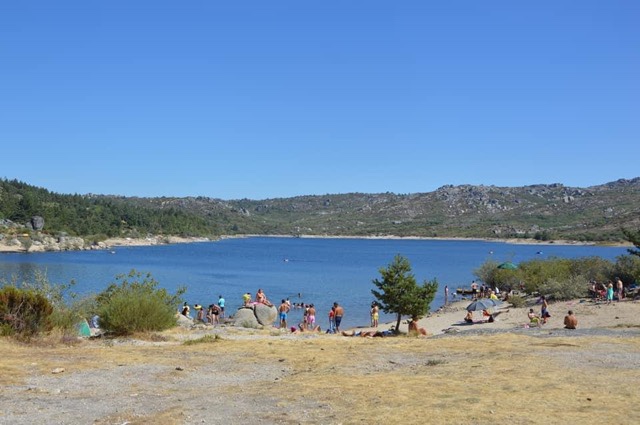 Agarre o Mundo, Praia na lagoa vale do Rossio, Serra da Estrela, Portugal