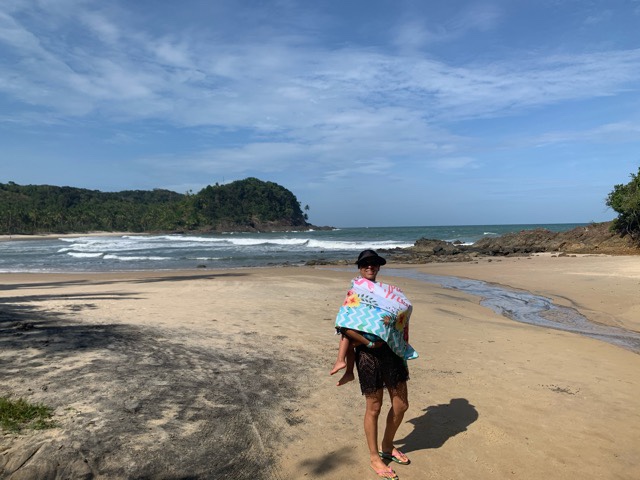 Tiago adormeceu na trilha até a prainha, Itacaré, Agarre o Mundo