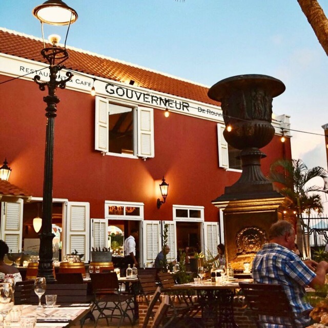 Restaurante em  Curaçao, Agarre o Mundo