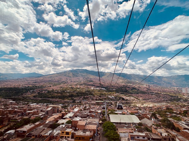 Metrocable, Medellín, Agarre o Mundo
