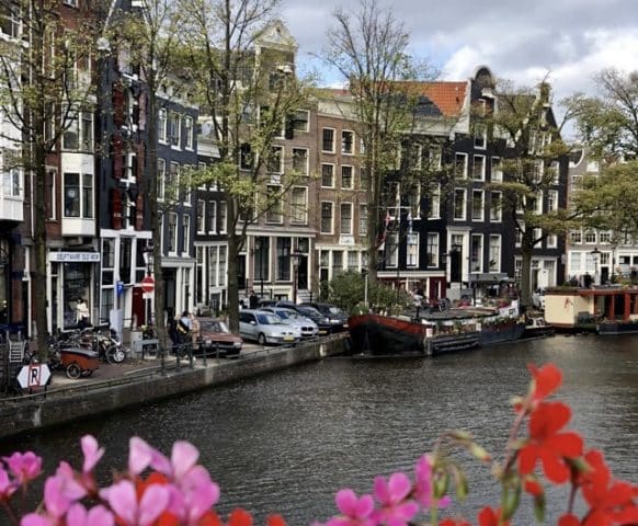 Amsterdam, Agarre o Mundo