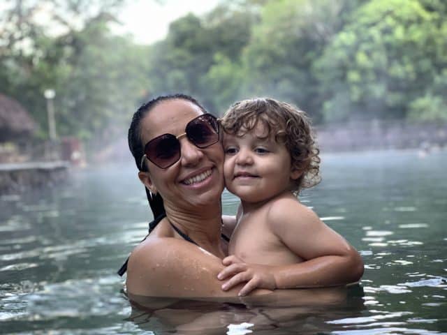 Mamãe e Tiago no Rio Quente